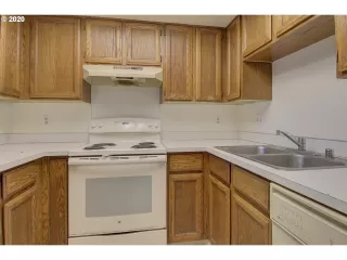 Photo #6: 20266803 Listing