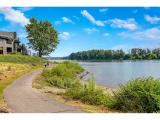 Photo #4: 20266875 Listing