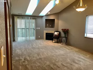 Photo #4: 20266894 Listing