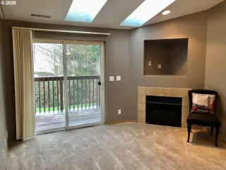 Photo #5: 20266894 Listing