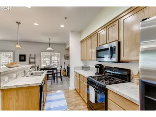 Photo #5: 20267190 Listing