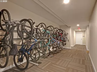 Photo #5: 20267754 Listing