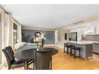 Photo #2: 20269071 Listing 