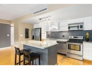 Photo #3: 20269071 Listing 