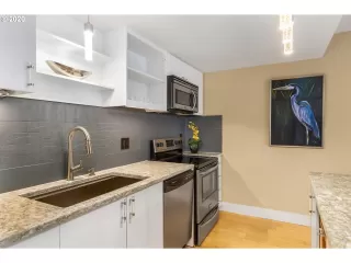 Photo #4: 20269071 Listing 