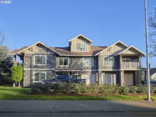 Photo #5: 20269569 Listing