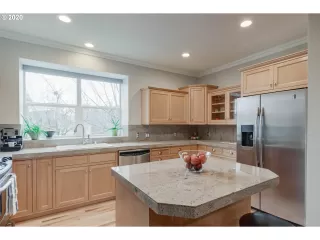 Photo #2: 20269595 Listing