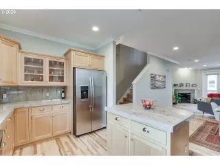 Photo #6: 20269595 Listing