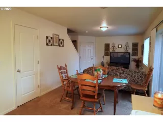 Photo #2: 20269606 Listing