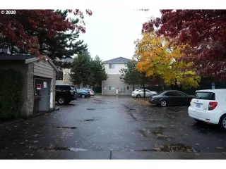 Photo #5: 20269606 Listing