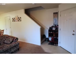 Photo #6: 20269606 Listing