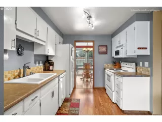 Photo #3: 20270346 Listing