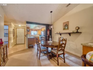 Photo #5: 20270584 Listing