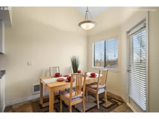 Photo #4: 20270729 Listing