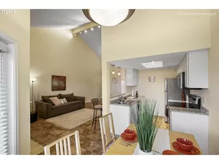 Photo #6: 20270729 Listing