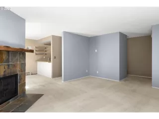 Photo #2: 20270984 Listing