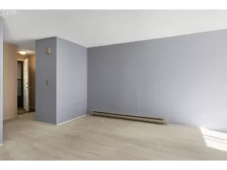 Photo #3: 20270984 Listing