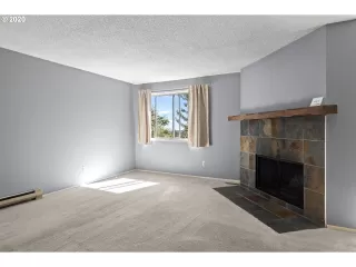 Photo #4: 20270984 Listing