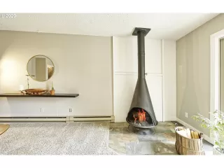 Photo #6: 20271856 Listing