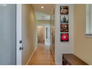 Photo #1: 20272083 Listing