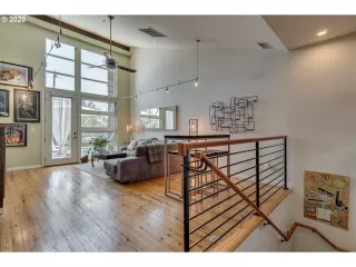 Photo #2: 20272083 Listing