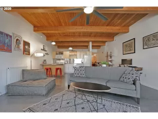 Photo #5: 20272587 Listing