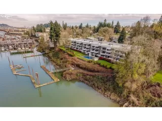 Photo #2: 20273104 Listing