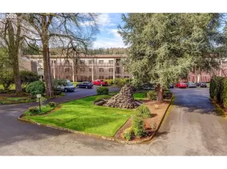 Photo #5: 20273104 Listing