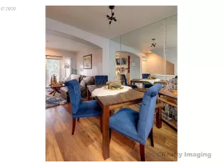 Photo #4: 20273730 Listing