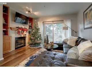 Photo #5: 20273730 Listing