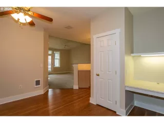 Photo #2: 20273952 Listing 