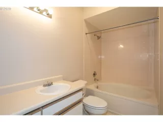 Photo #5: 20273952 Listing 