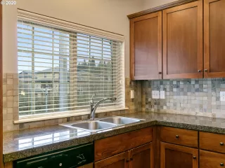 Photo #4: 20274172 Listing 