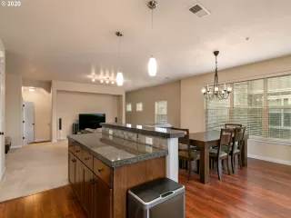 Photo #6: 20274172 Listing 