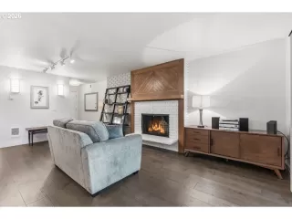 Photo #2: 202743216 Listing 