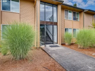 Photo #3: 20275597 Listing