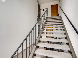 Photo #5: 20275597 Listing