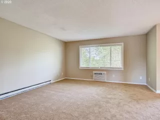 Photo #6: 20275597 Listing