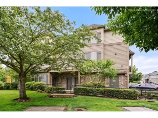 Photo #2: 20276258 Listing