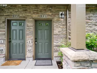 Photo #5: 20276258 Listing