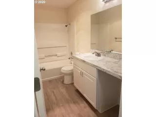 Photo #4: 20276288 Listing