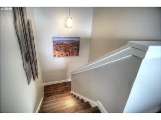 Photo #5: 20276534 Listing