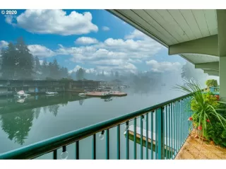 Photo #2: 20276535 Listing