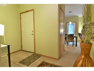 Photo #4: 20277017 Listing