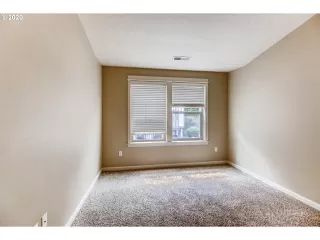 Photo #6: 20277241 Listing
