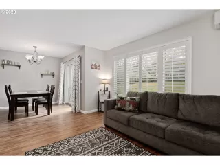 Photo #4: 20277688 Listing