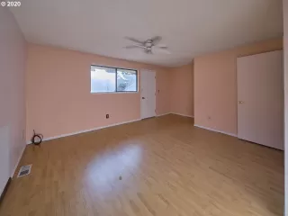 Photo #4: 20278288 Listing