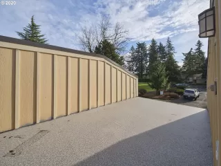 Photo #5: 20278288 Listing