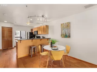 Photo #1: 20278813 Listing 