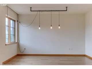 Photo #6: 20279459 Listing